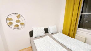 Spacious Rooms - 15 Min from Airport & City Center, 5 Min from Vienna Main-Bus Station EZ 12